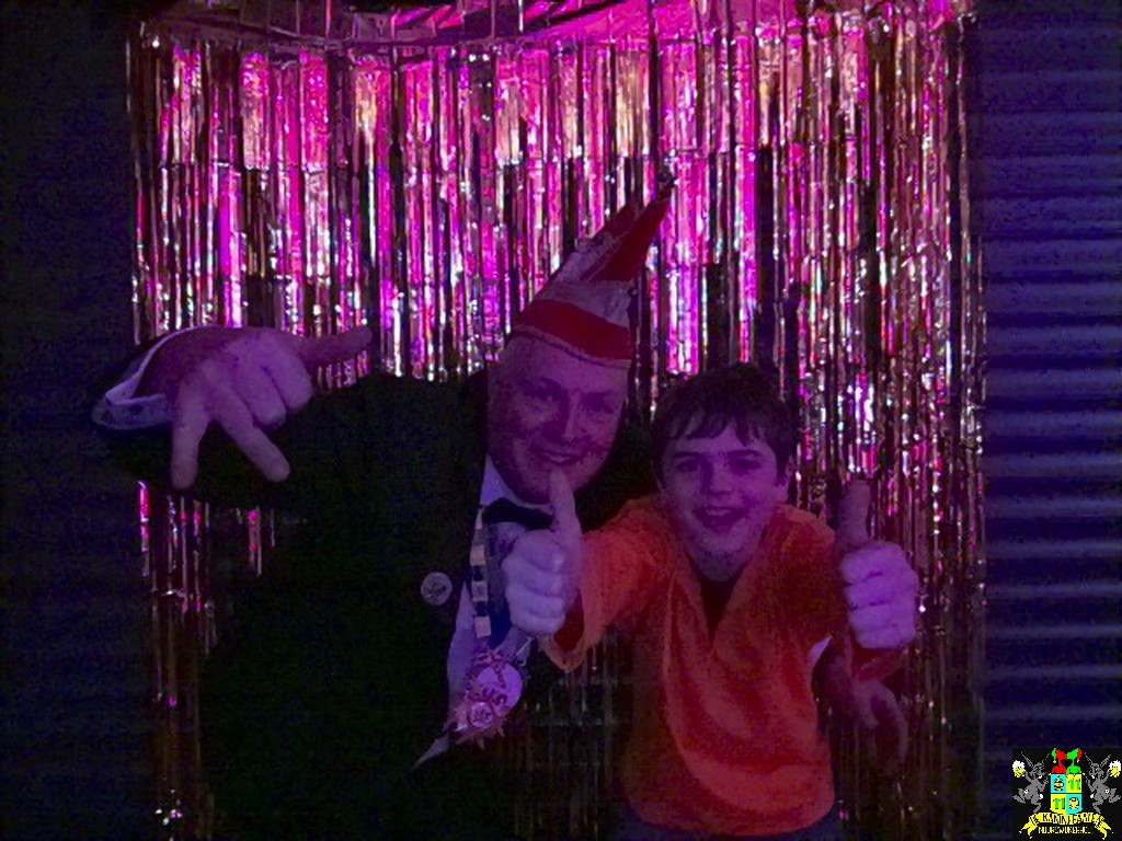 ../Images/Jeugd Opwarmbal Photobooth 021.jpg